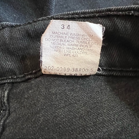 Levi’s Vintage 550 Distressed High Rise Relaxed Fit Tapered Mom Jeans Size 32 - Picture 7 of 16